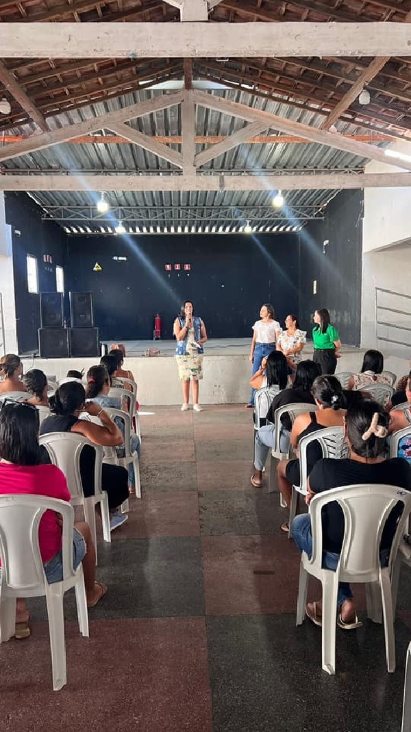 Secretaria de Educação e Cultura realizou reunião com pais e responsáveis da Escola Municipal Irmã Ana de Nazaré